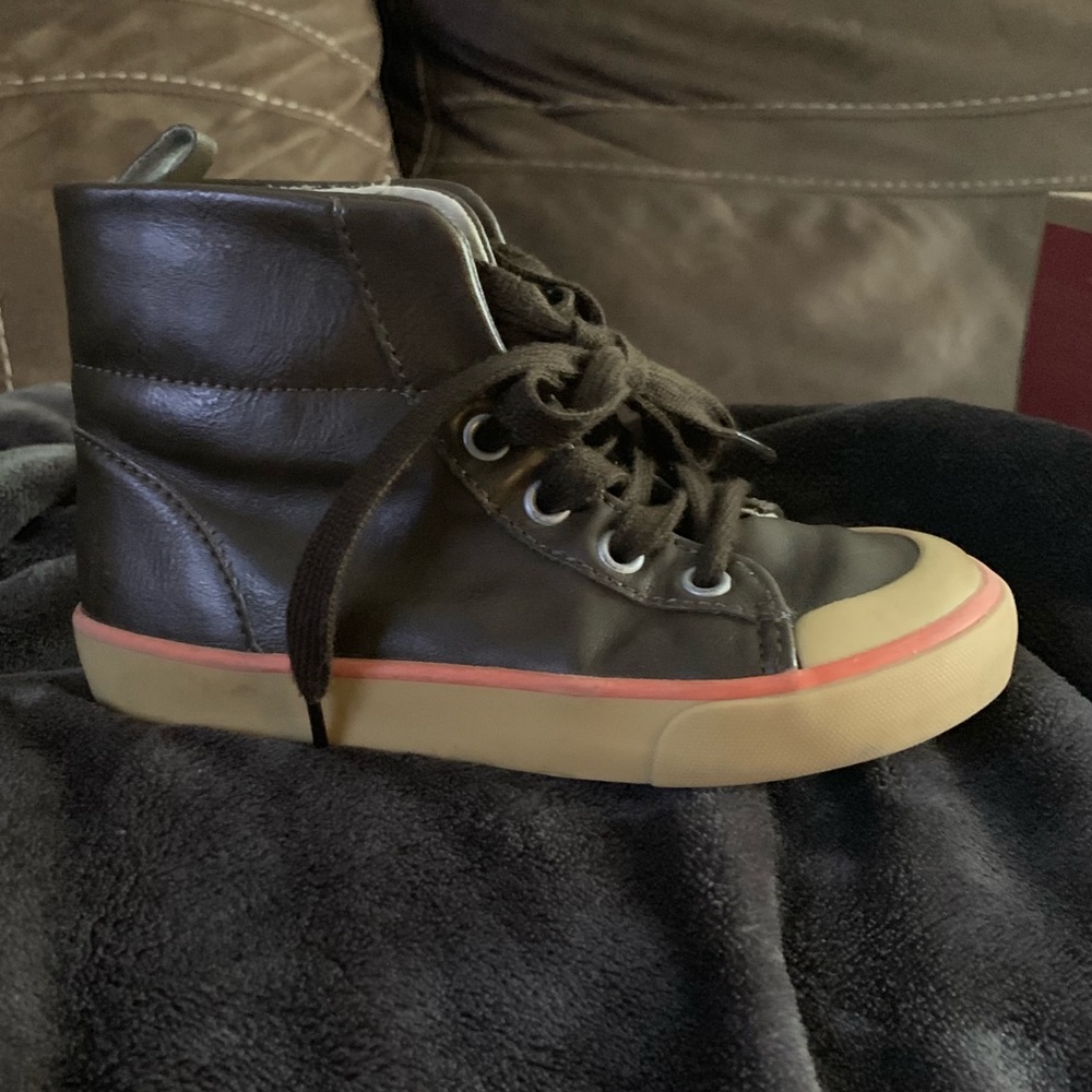 Old navy boys brown boots size 10c